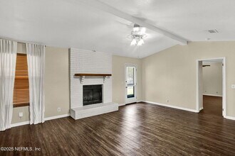 7869 Jeff Dr in Jacksonville, FL - Foto de edificio - Building Photo