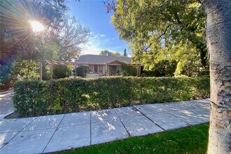 901 N Indian Hill Blvd in Claremont, CA - Building Photo - Building Photo