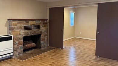 596 S Mentor Ave, Unit 596 S Mentor Ave in Pasadena, CA - Building Photo - Building Photo