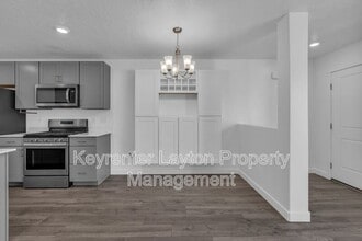 2786 N Airmen Ave in Layton, UT - Building Photo - Building Photo