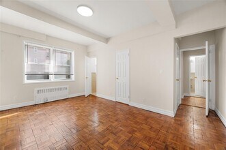 3 Sadore Ln in Yonkers, NY - Building Photo - Building Photo