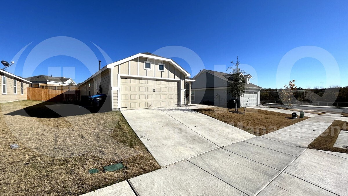 9704 Trusler Rd in Saginaw, TX - Building Photo