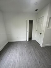 1812 NW 64th St in Miami, FL - Building Photo - Building Photo