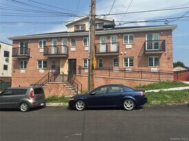 6-5 129th St in Queens, NY - Building Photo