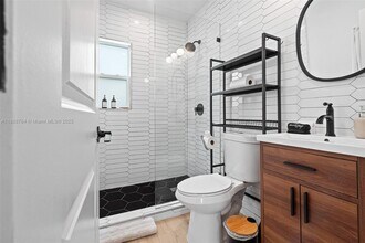 1636 Arthur St in Hollywood, FL - Building Photo - Building Photo