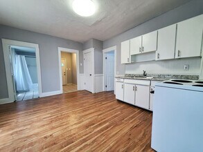 3666 E 131st St in Cleveland, OH - Building Photo - Building Photo