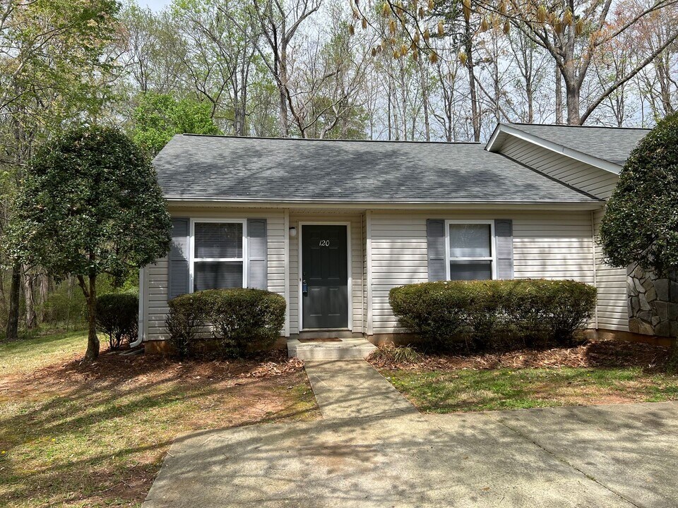 120 Bogey Ln in Mooresville, NC - Building Photo