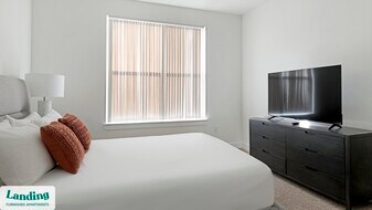 7373 Valley View Ln, Unit 1115 in Dallas, TX - Building Photo