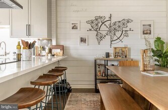 114 Roberts Ln in Alexandria, VA - Building Photo - Building Photo