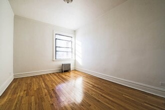 1704 W 77th St 7656 S Paulina St Chicago, IL 60620 in Chicago, IL - Foto de edificio - Building Photo