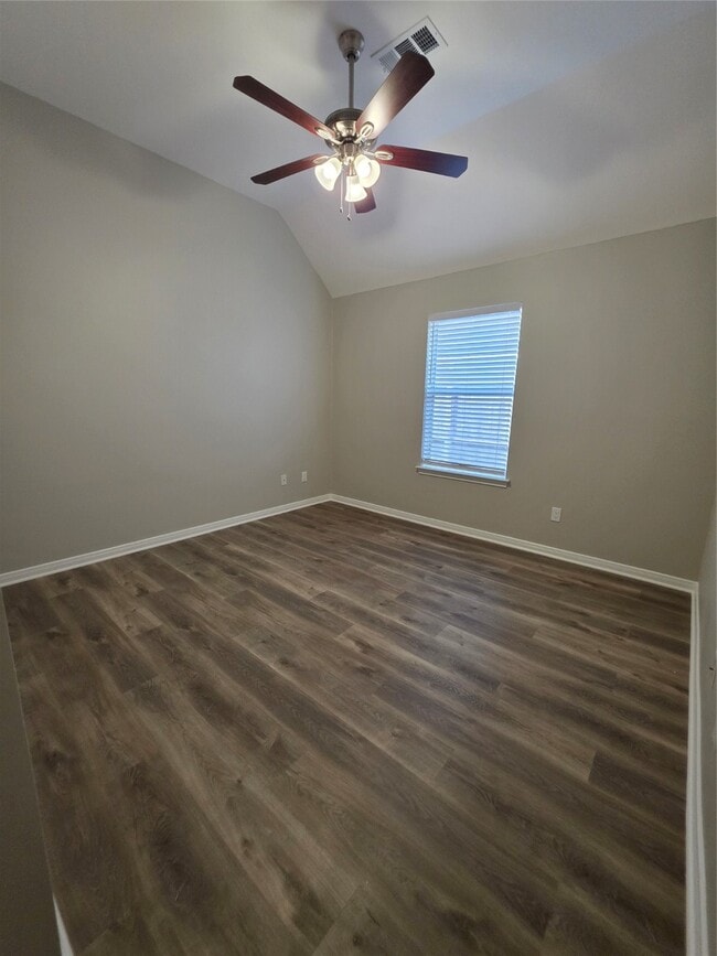 property at 2219 Lakewind Ln