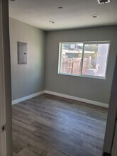 5542 Tampa Ave, Unit 5544 in Tarzana, CA - Building Photo - Building Photo