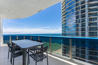 15811 Collins Ave, Unit 1802 in North Miami Beach, FL - Building Photo - Building Photo