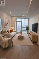 461 Green Rd in Hamilton, ON - Building Photo