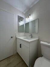 10208 Beach St in Bellflower, CA - Foto de edificio - Building Photo