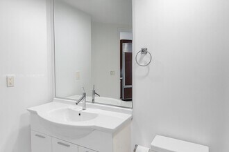 475 Brickell Ave, Unit 408 in Miami, FL - Building Photo - Building Photo
