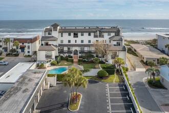 La Playa Condominiums in Jacksonville Beach, FL - Building Photo - Building Photo