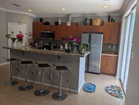 238 SE 2nd Ave in Hallandale Beach, FL - Building Photo