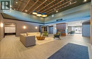 450 Dundas St E in Waterdown, ON - Building Photo