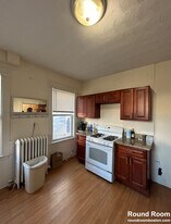 17 Hillside St, Unit 1 in Boston, MA - Building Photo - Building Photo