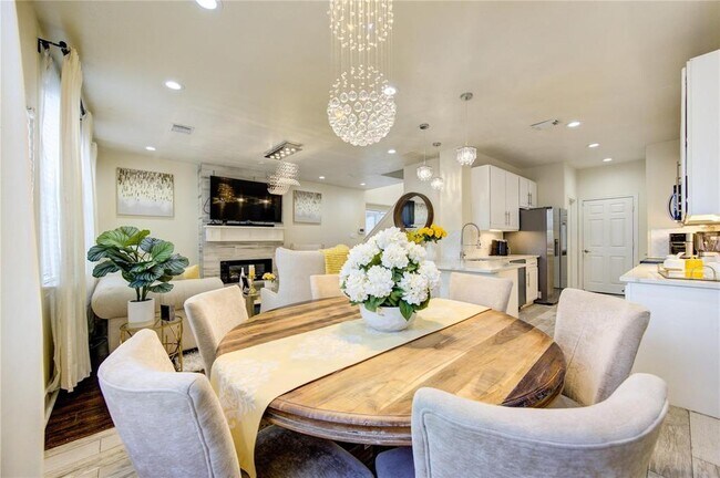 8730 Rainglen Ln in Houston, TX - Building Photo - Building Photo