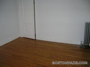 137 Park Dr in Boston, MA - Building Photo - Building Photo