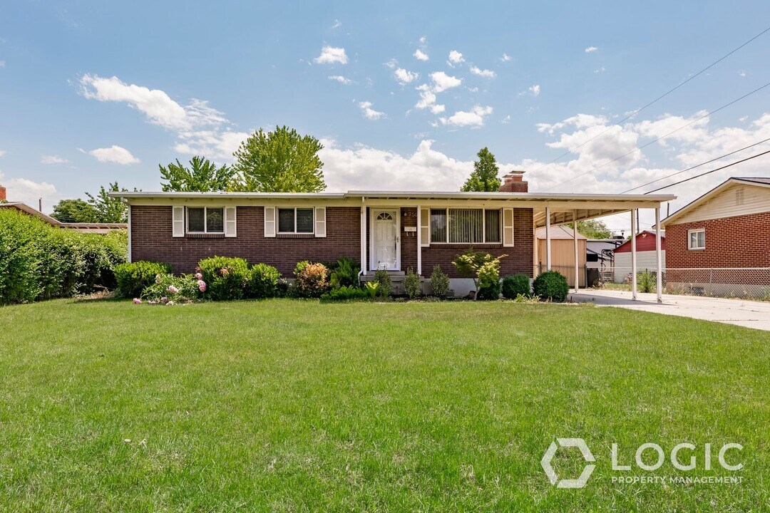 756 E 8280 S in Sandy, UT - Building Photo
