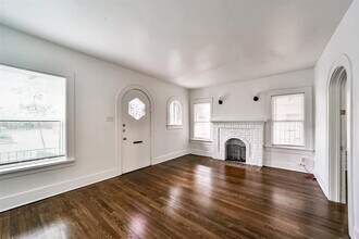 2235 Welch St in Houston, TX - Building Photo - Building Photo