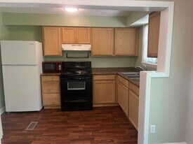 5828 Buckwheat Rd in Milford, OH - Building Photo