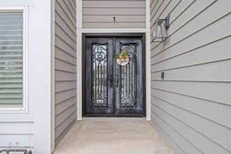 25645 Ashby Way in Lake Forest, CA - Foto de edificio - Building Photo