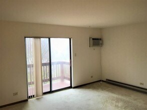 1130 Evergreen Ave in Glendale Heights, IL - Building Photo - Building Photo