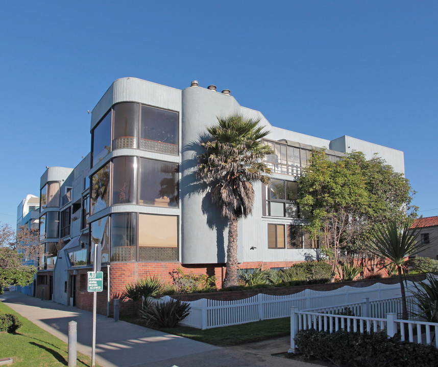 3115 Ocean Front Walk in Marina Del Rey, CA - Building Photo