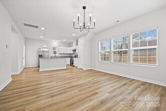 1914 White St in Gastonia, NC - Building Photo - Building Photo