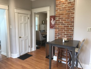 Graduate Student Farmhouse at UIUC in Tolono, IL - Building Photo - Building Photo