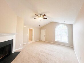 312 Golden Leaf Ln in Simpsonville, SC - Building Photo - Building Photo