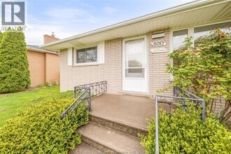 890 Wallace Ave in Windsor, ON - Building Photo - Building Photo