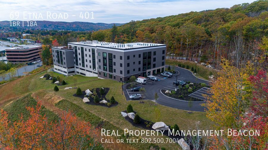 69 Etna Rd in Lebanon, NH - Foto de edificio