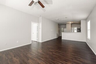 1811 Adobe Stone Dr in Humble, TX - Building Photo - Building Photo