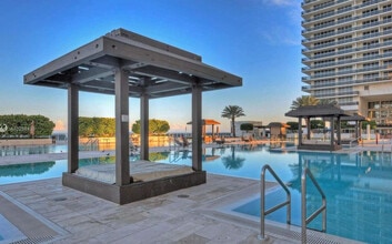 1830 S Ocean Dr in Hallandale Beach, FL - Building Photo - Building Photo
