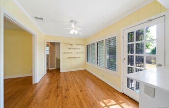 214 Coyle Pl in San Antonio, TX - Foto de edificio - Building Photo