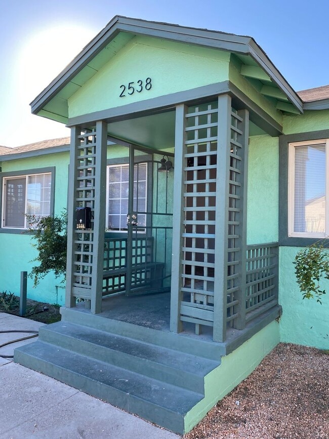 2538 Valley St in Las Vegas, NV - Building Photo - Building Photo