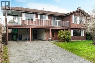 8411 Rideau Dr in Richmond, BC - Building Photo - Building Photo