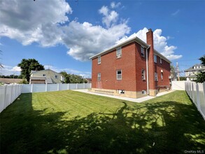 10 Dougherty St in Glen Cove, NY - Building Photo - Building Photo
