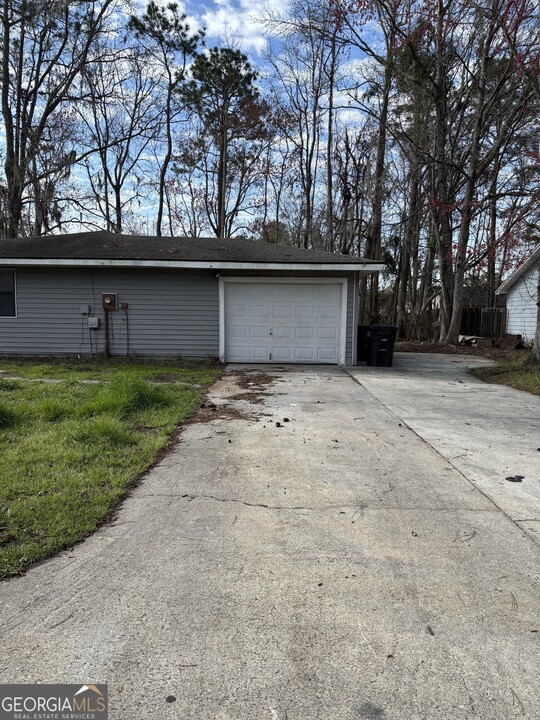 1357 Mission Trace Dr in St. Marys, GA - Building Photo