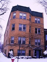 4948 W Gladys Ave in Chicago, IL - Building Photo - Building Photo