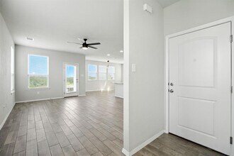 5600 Respinto Dr in Austin, TX - Building Photo - Building Photo