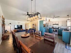 4694 Hook Tree Rd in Twentynine Palms, CA - Building Photo - Building Photo