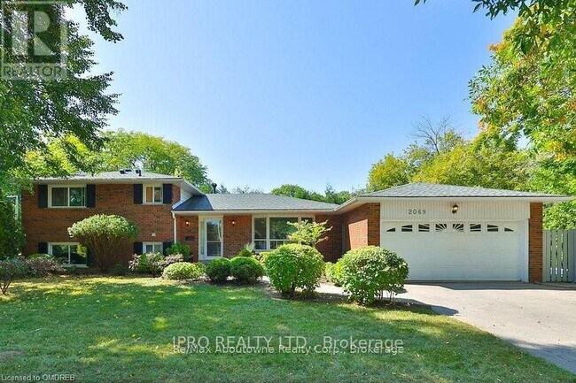property at 2069 Thornlea Dr
