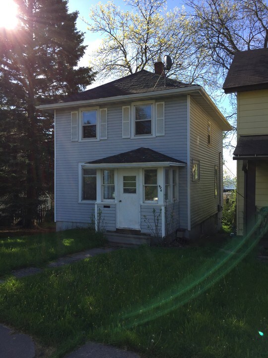 926 E 8th St in Duluth, MN - Building Photo