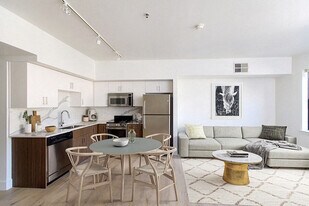 1801 L Street in Sacramento, CA - Building Photo